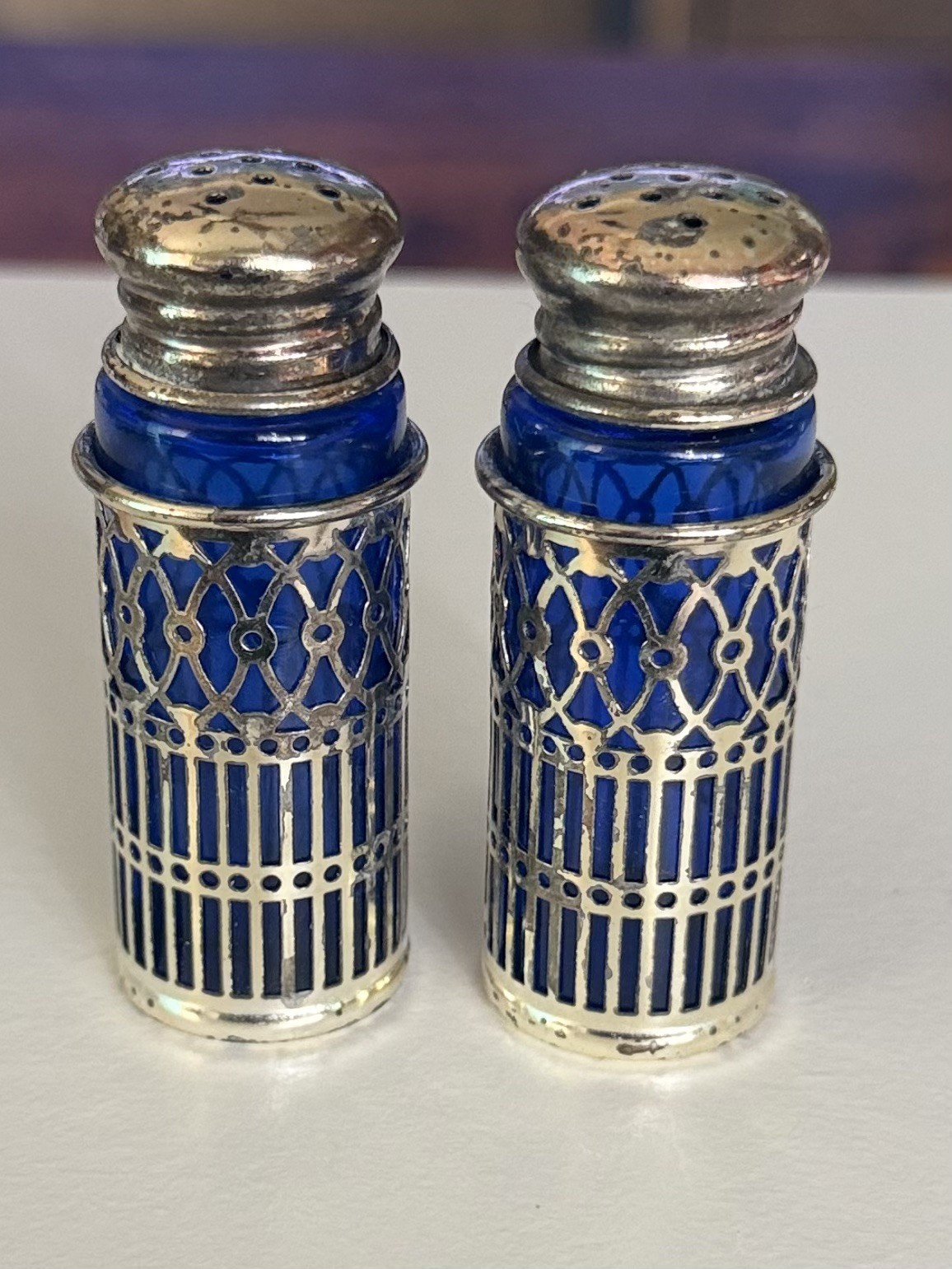 Vintage Cobalt Blue Glass Salt & Pepper Shakers Silver Tone Filigree Japan Vintage Cobalt Blue Glass Salt & Pepper Shakers Silver Tone Filigree Japan