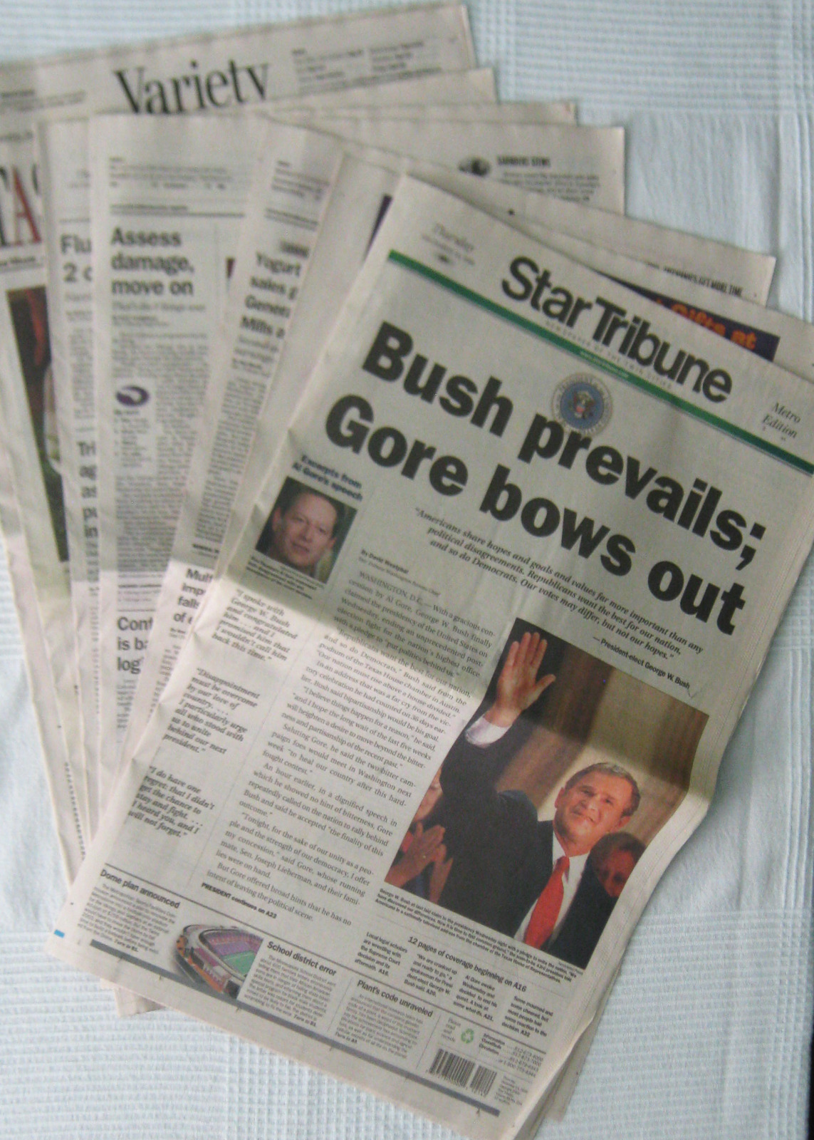 Star Tribune 2000 Minneapolis Newspaper BUSH ELECTED US PRESIDENT Gore Bows Out