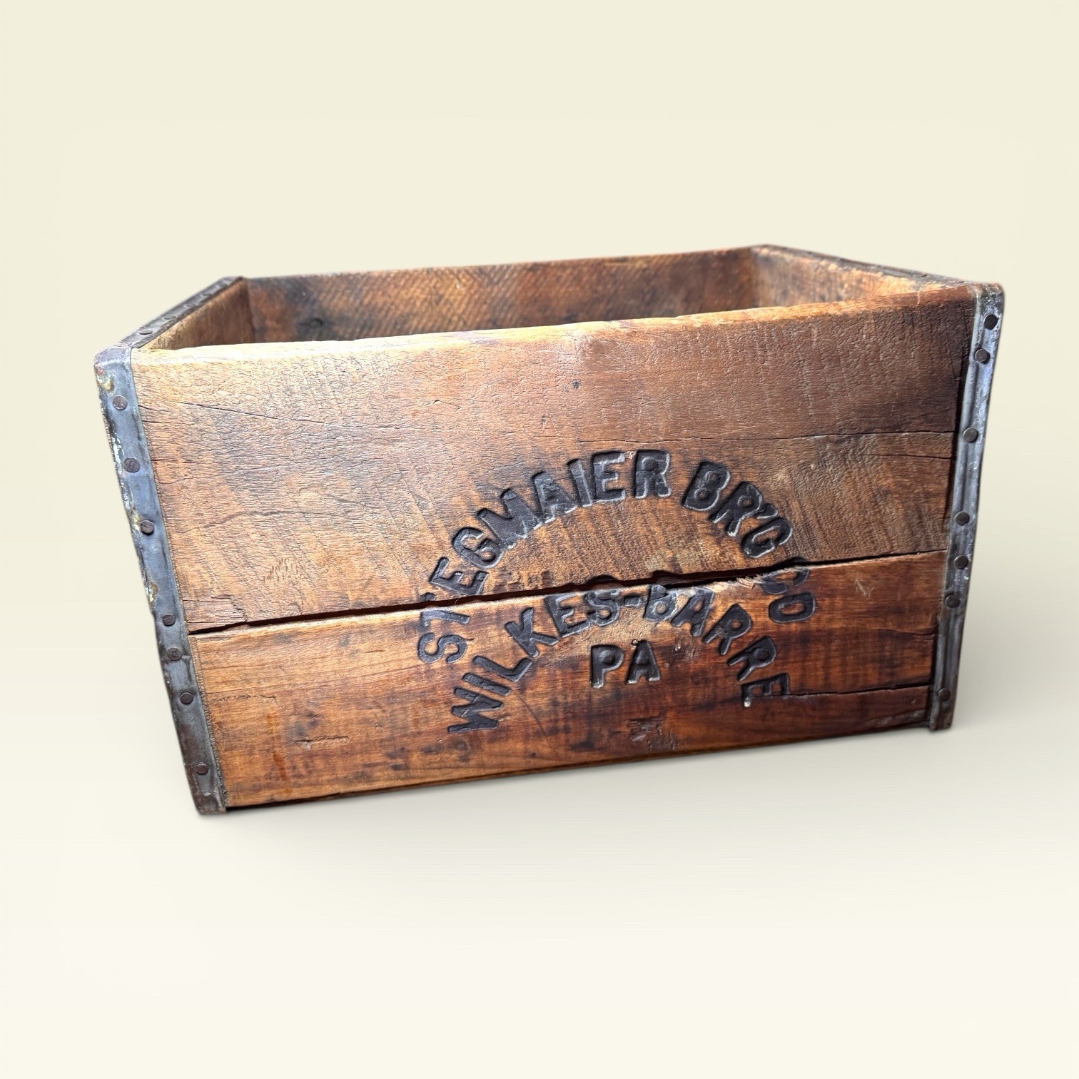EARLY Circa 1900–1920 Stegmaier Brewing Co Wilkes-Barre PA embossed crate