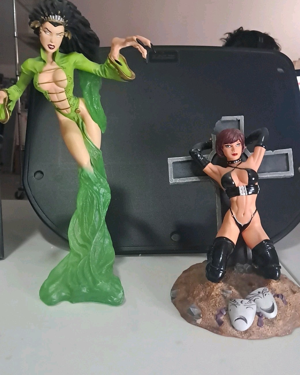 Chaos Comics Brian Pulido's Chasity and Jade Cold Cast Statue Cold Cast w/ COA Chaos Comics Brian Pulido's Chasity and Jade Cold Cast Statue Cold Cast w/ COA