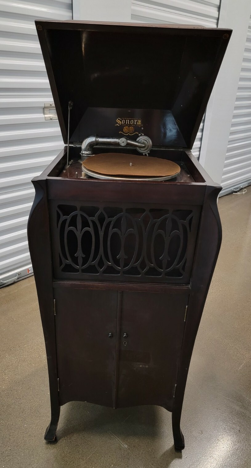 Antique Sonora Hand Crank Phonograph Minuet, Dated 07/1919 Antique Sonora Hand Crank Phonograph Minuet, Dated 07/1919