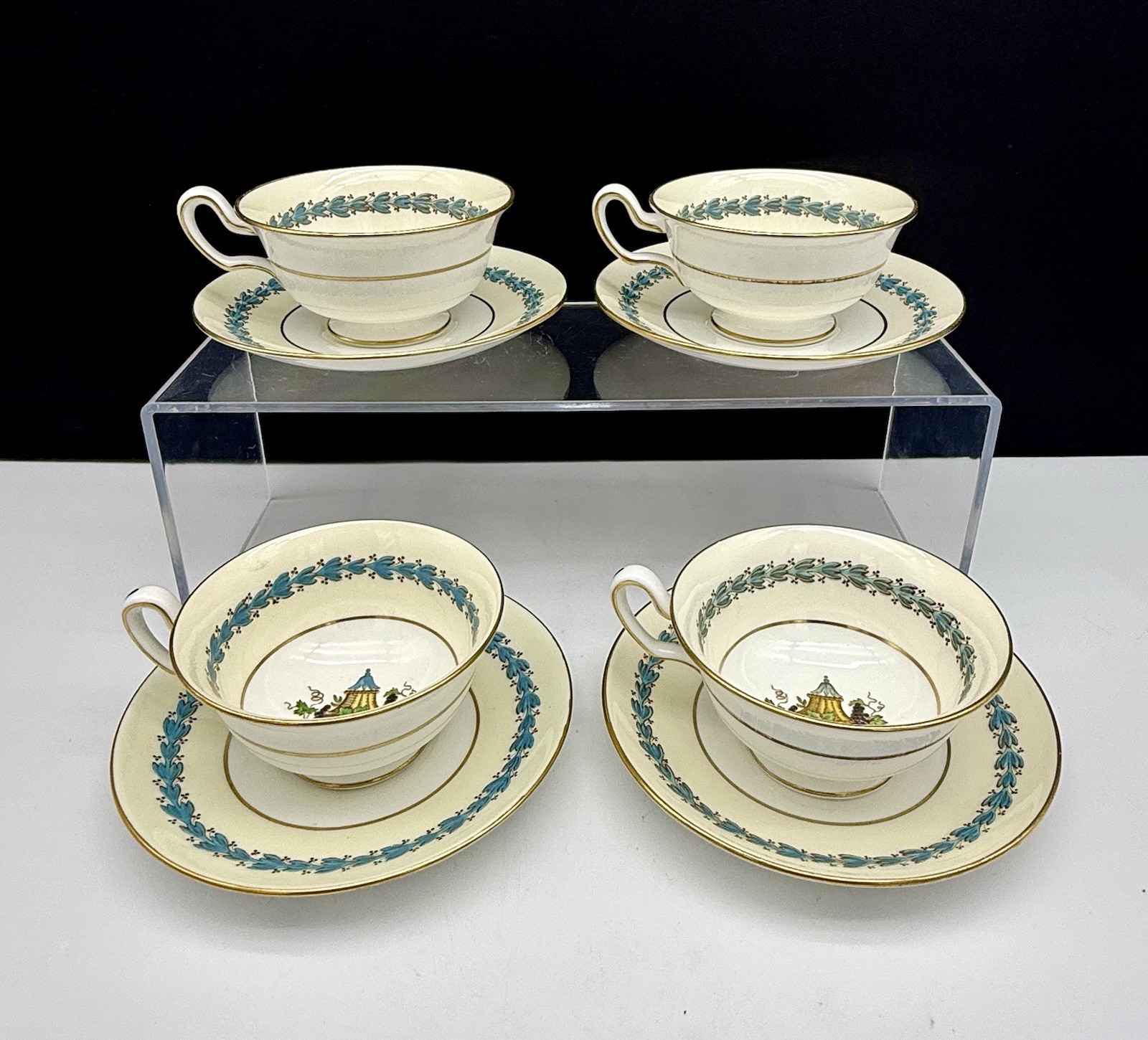 Wedgwood Bone China Appledore Urn Wide Teacup & Saucer Cream Border - Set 4 Wedgwood Bone China Appledore Urn Wide Teacup & Saucer Cream Border - Set 4