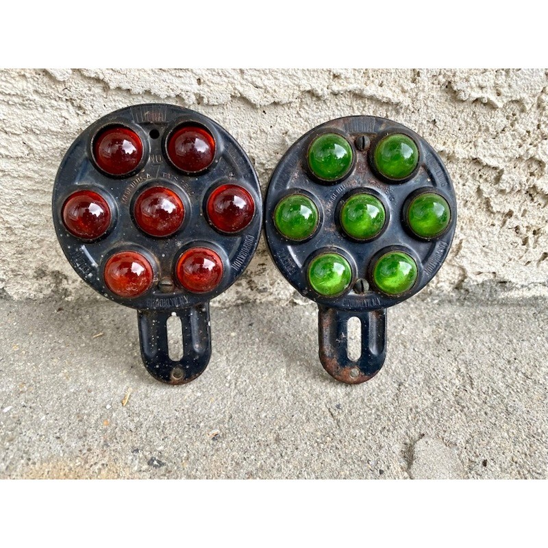 2 Vintage Federal No 7 Cat Eye Reflectors Red Green Glass License Plate Topper 2 Vintage Federal No 7 Cat Eye Reflectors Red Green Glass License Plate Topper