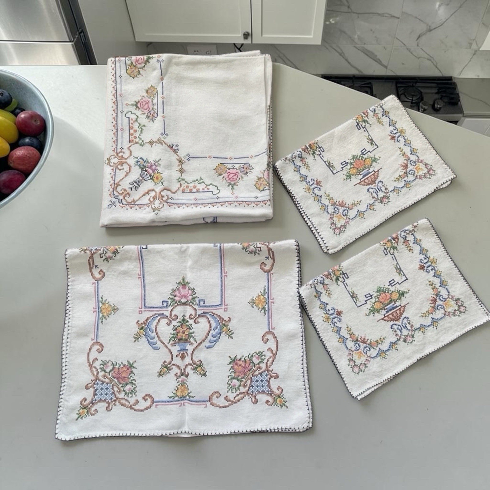 Vintage Hand Embroidered Cross Stitch Art Nouveau Tablecloth Runner Napkins Set Vintage Hand Embroidered Cross Stitch Art Nouveau Tablecloth Runner Napkins Set