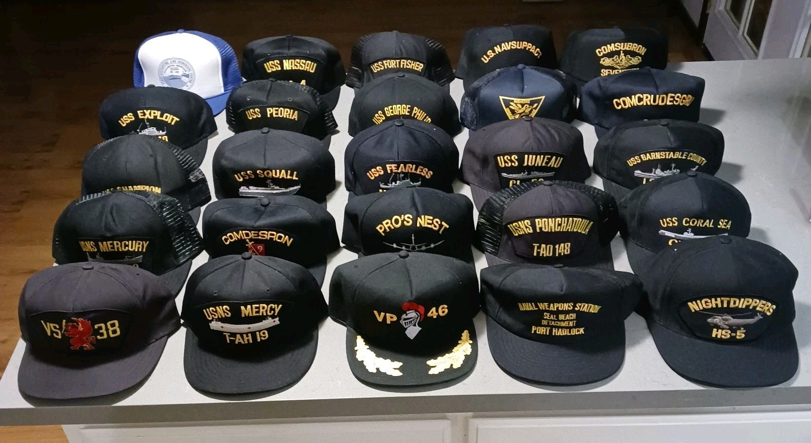 Vintage US Navy 80s 90s Snapback Hat Lot x25 Carriers Heli Ships Planes Stations Vintage US Navy 80s 90s Snapback Hat Lot x25 Carriers Heli Ships Planes Stations