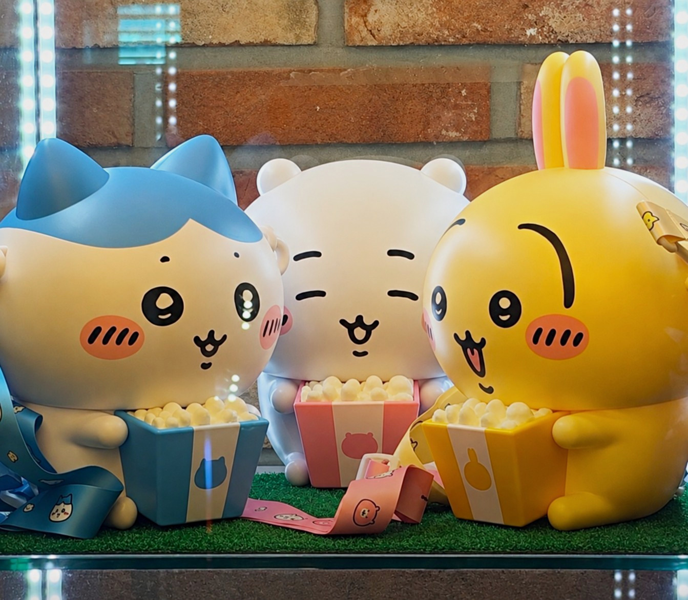 Chiikawa/Hachiware/Usagi Popcorn Bucket Set Korea Exclusive Official CGV Chiikawa/Hachiware/Usagi Popcorn Bucket Set Korea Exclusive Official CGV