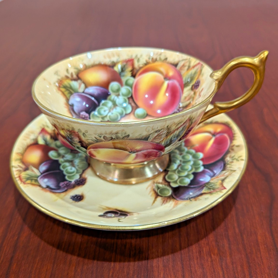 Vintage Aynsley "Orchard Gold" Teacup & Saucer Set (1970s) Vintage Aynsley "Orchard Gold" Teacup & Saucer Set (1970s)