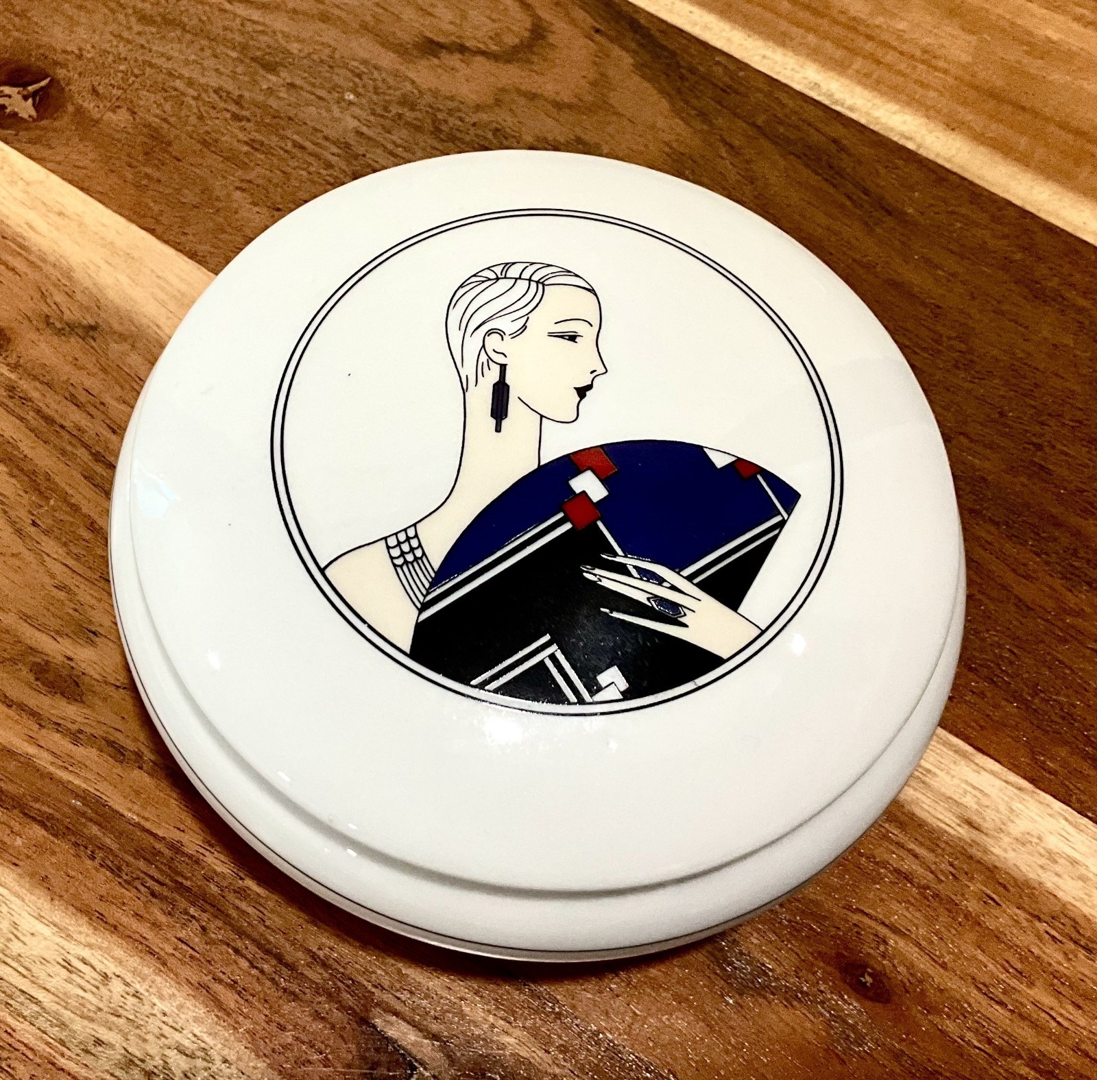 Vintage Porcelaine Jacques Lobjoy France Art Deco Lady Cover Dish 5.5"x2.5" MINT Vintage Porcelaine Jacques Lobjoy France Art Deco Lady Cover Dish 5.5"x2.5" MINT
