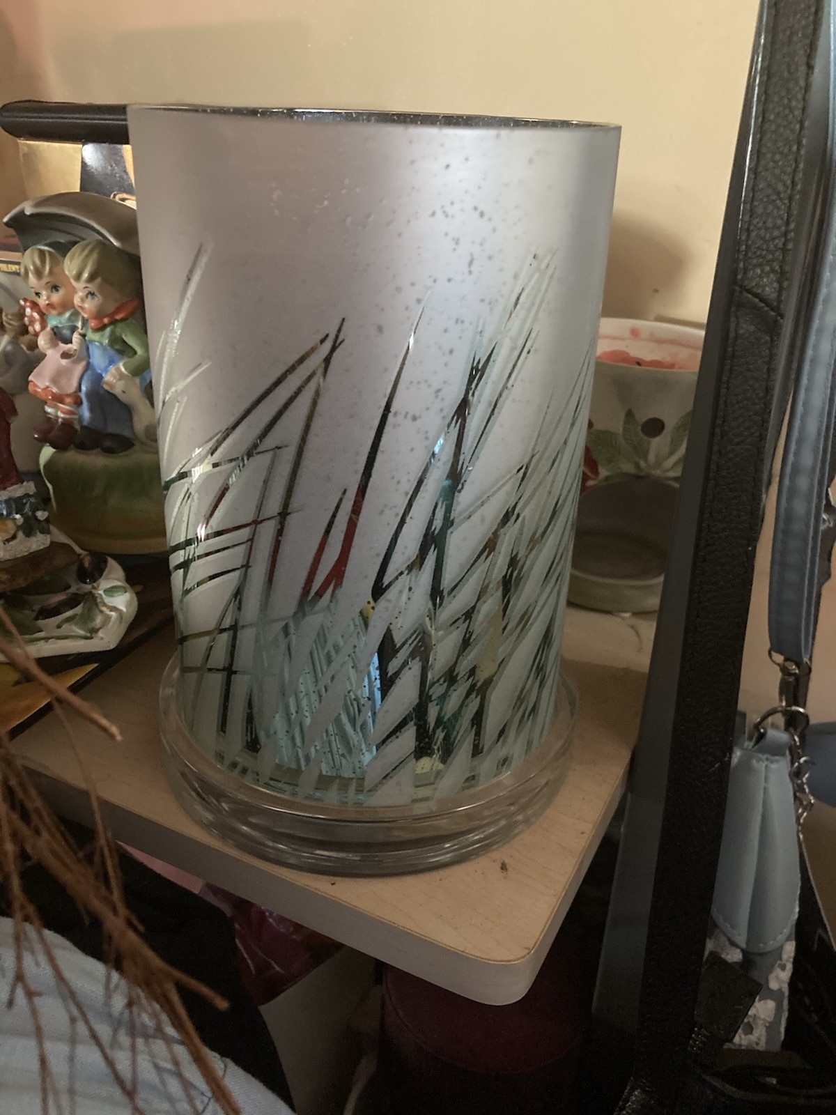 P artyLite Seaside Grass Hurricane candle holder P artyLite Seaside Grass Hurricane candle holder