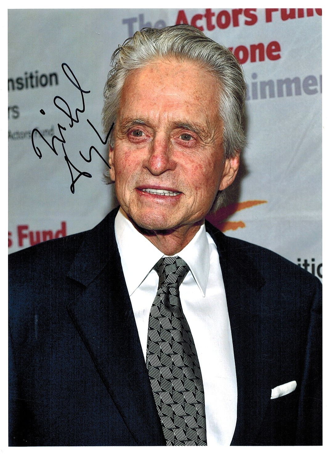 MICHAEL DOUGLAS - Original Hand Signed Autograph on Photo 14x19 (4152) MICHAEL DOUGLAS - Original Hand Signed Autograph on Photo 14x19 (4152)