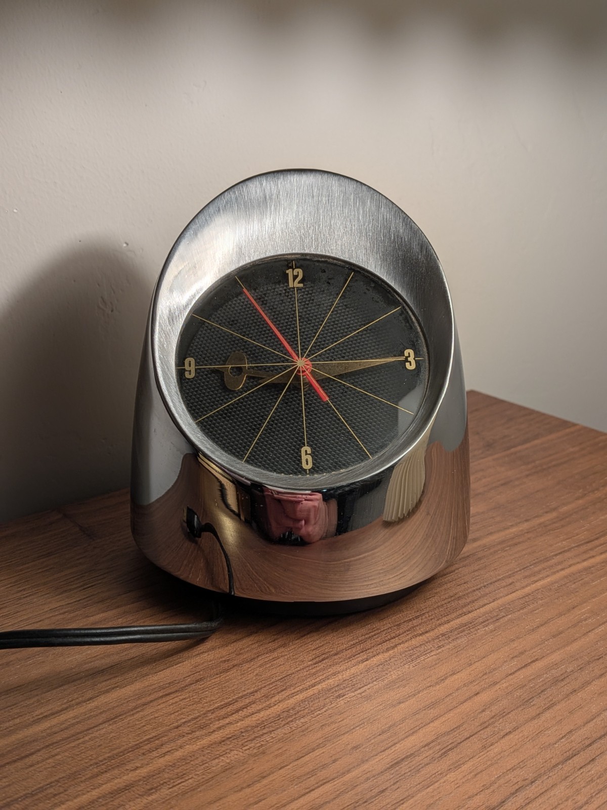 Vintage Jefferson "500" Chrome Desk Clock | MCM Space Age Atomic Bullet Working Vintage Jefferson "500" Chrome Desk Clock | MCM Space Age Atomic Bullet Working