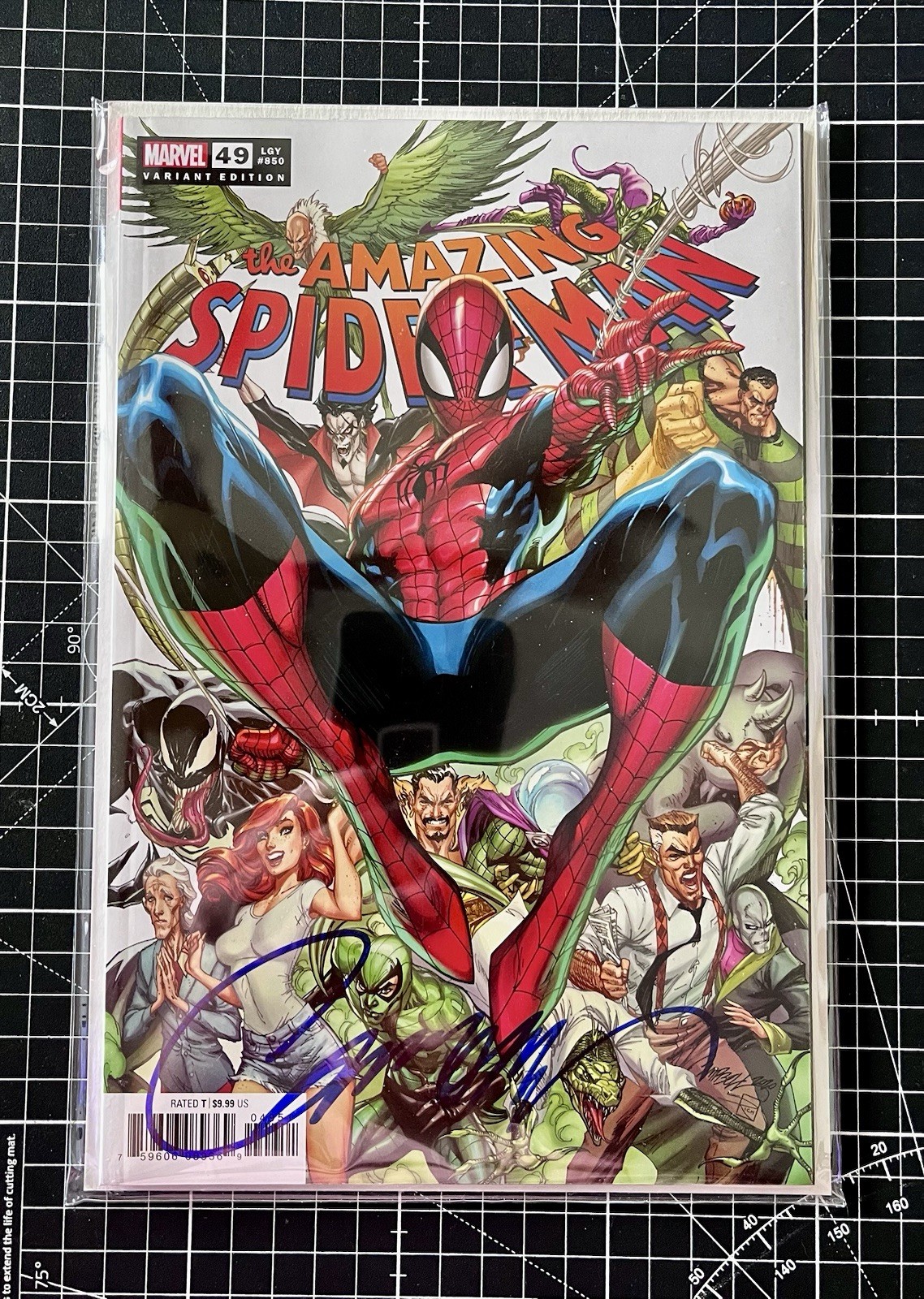 AMAZING SPIDER-MAN #49/LGY#850 J SCOTT CAMPBELL SIGNED W/COA Never Opened AMAZING SPIDER-MAN #49/LGY#850 J SCOTT CAMPBELL SIGNED W/COA Never Opened