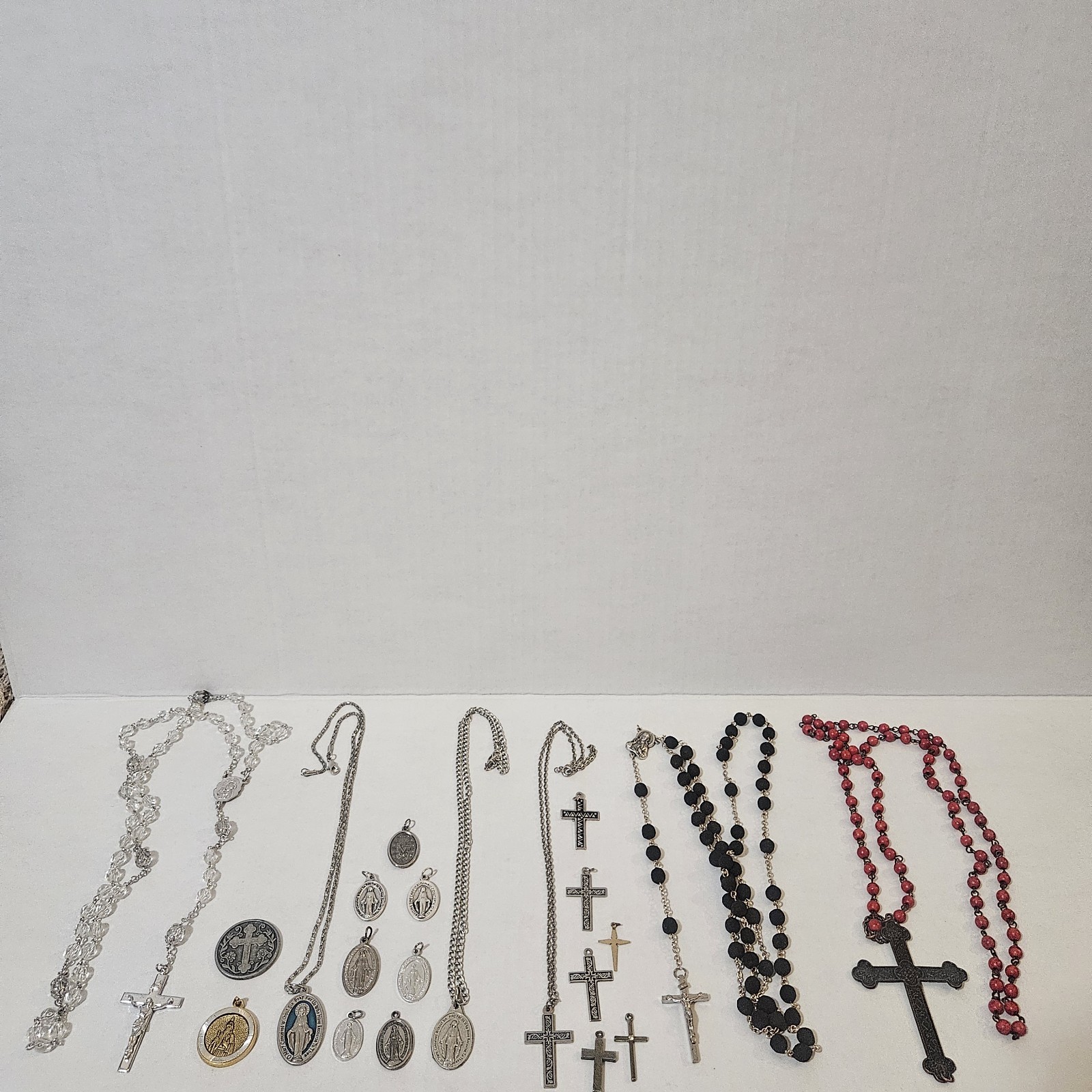 Lot Vintage Catholic Religious Jewelry Rosaries Crosses Medals Crucifixes