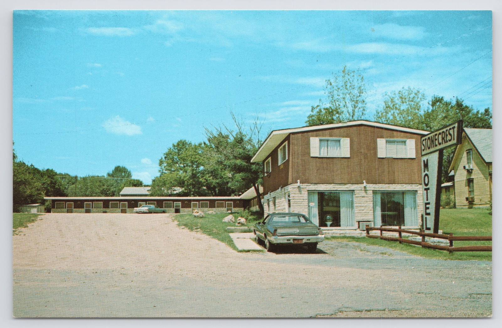 Piedmont Missouri~Stone Crest Motel~Classic Car~Roadside~1960s Postcard Piedmont Missouri~Stone Crest Motel~Classic Car~Roadside~1960s Postcard