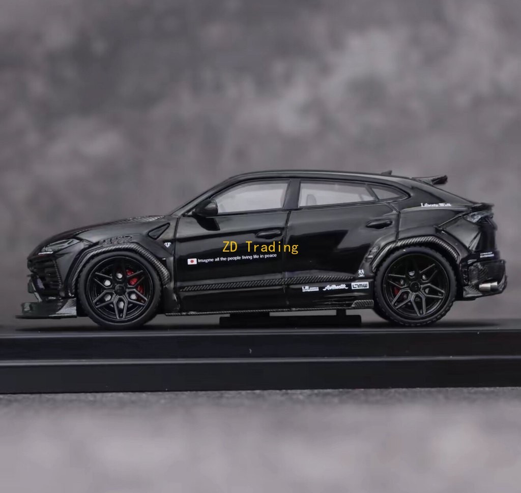 Flame 1:64 Black Carbon URUS Widebody SUV Sports Model Diecast Metal Car Flame 1:64 Black Carbon URUS Widebody SUV Sports Model Diecast Metal Car