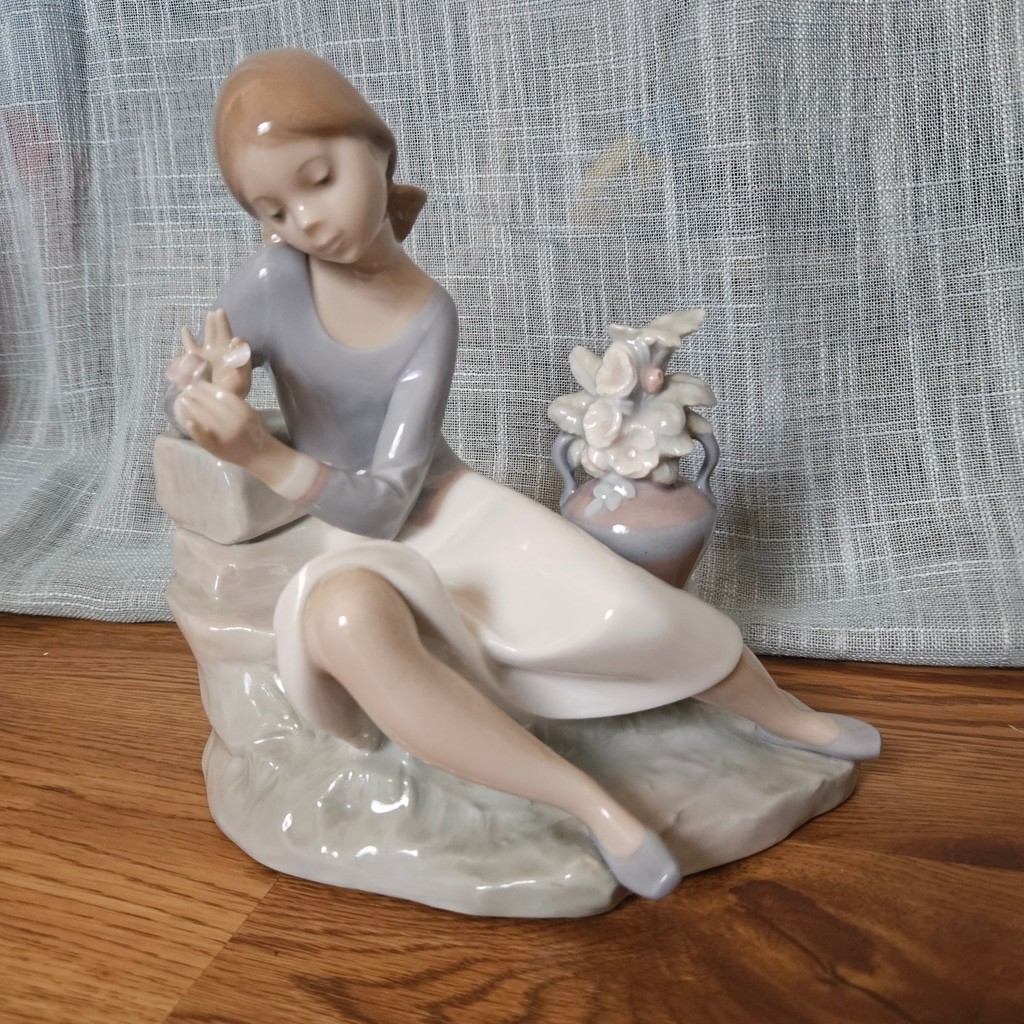 Vintage Lladro Rosalinda Girl With Flower Porcelain Figurine Spain Large