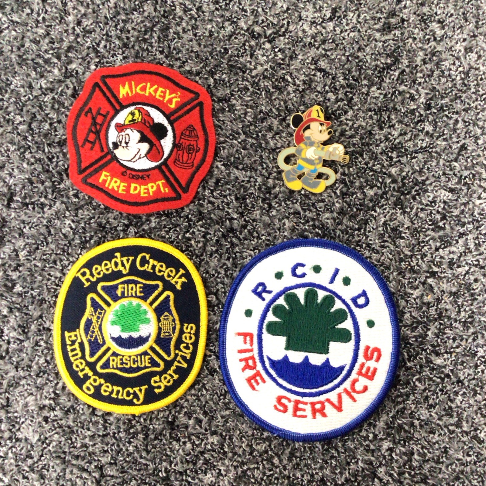 3 FL Fire/Rescue Patches,Mickey's Fire Dept 2006 Pin,RCID Reedy Creek 1990 Rare
