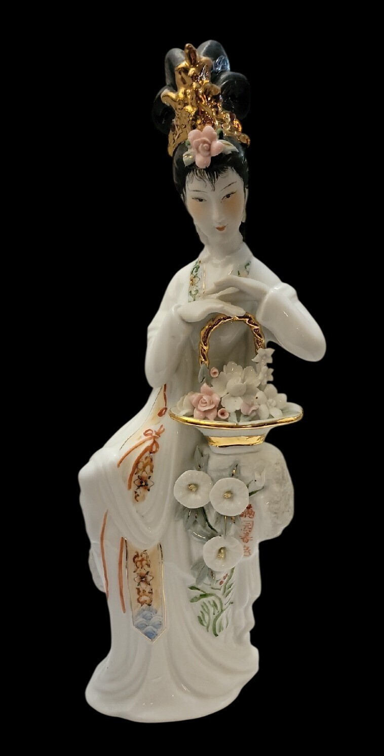 Japanese Geisha Sculpture Porcelain & Bisque 16" 24k Gold Accents Vintage Japanese Geisha Sculpture Porcelain & Bisque 16" 24k Gold Accents Vintage