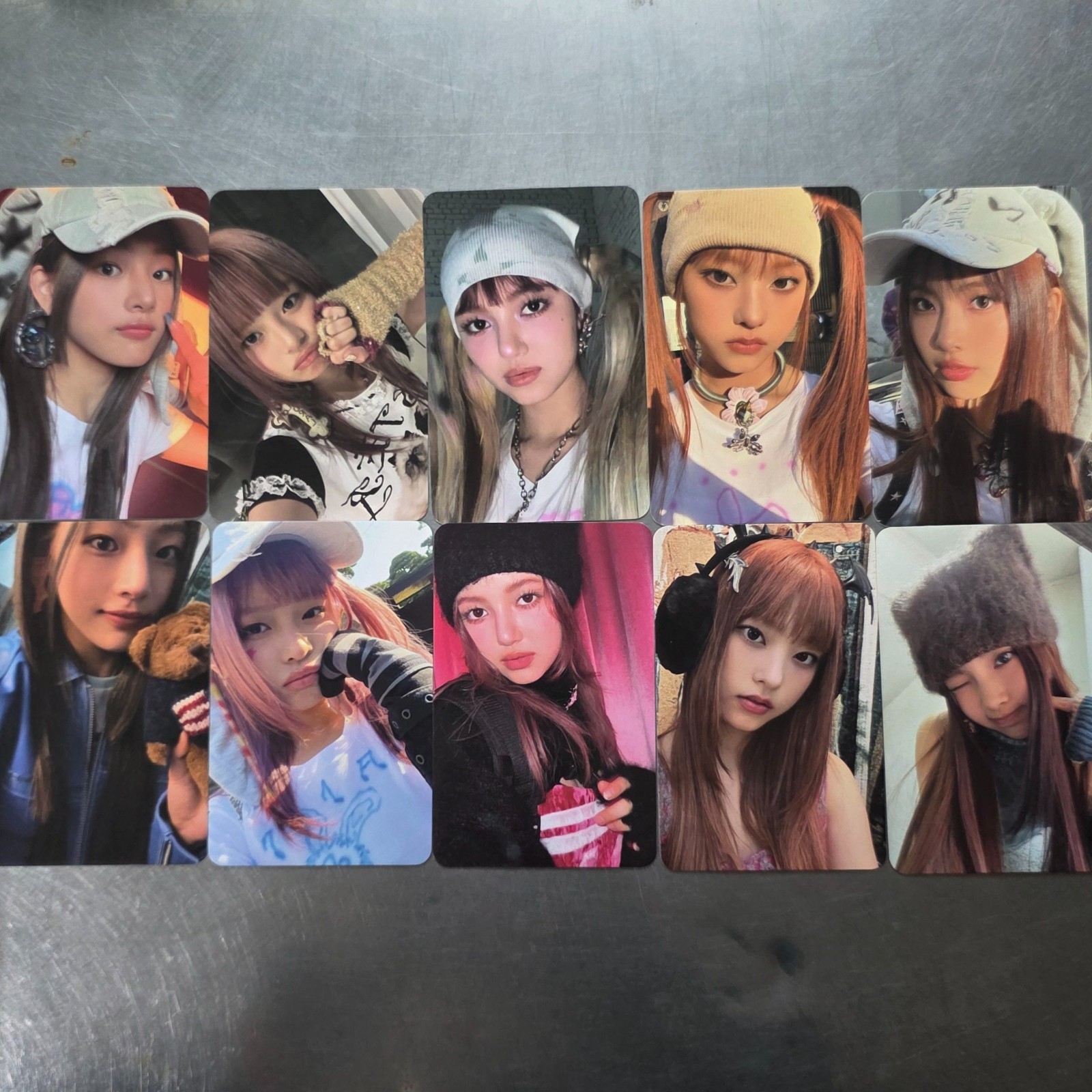 New Jeans 10 Photocard SET Album "OMG" Official Weverse Ver New Jeans 10 Photocard SET Album "OMG" Official Weverse Ver