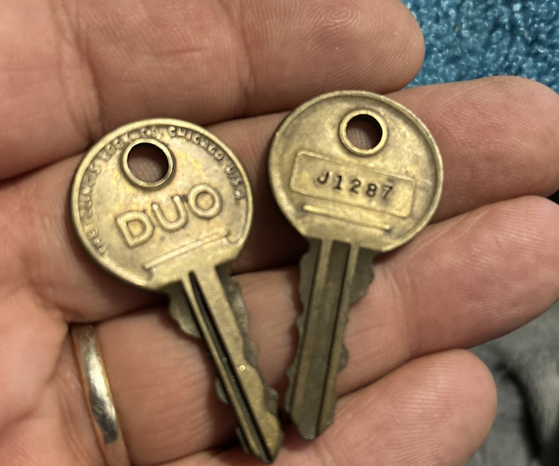 Original 1938 Wurlitzer Model 50 51 61 Cabinet Lid Key J-1287 Original 1938 Wurlitzer Model 50 51 61 Cabinet Lid Key J-1287