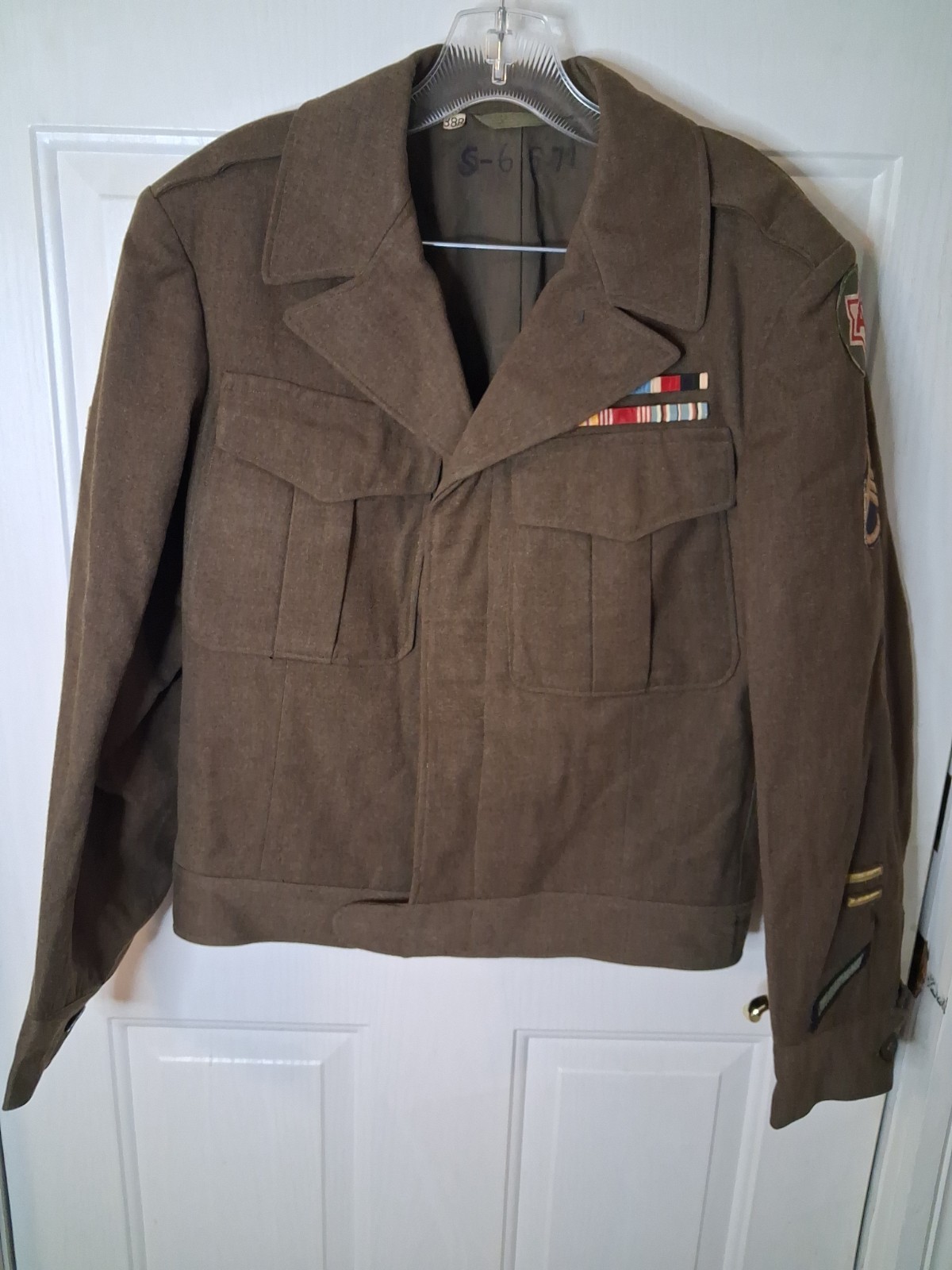 Original US Army WW2 Ike Jacket - Size 38R Patches & Medals See Photos Original US Army WW2 Ike Jacket - Size 38R Patches & Medals See Photos