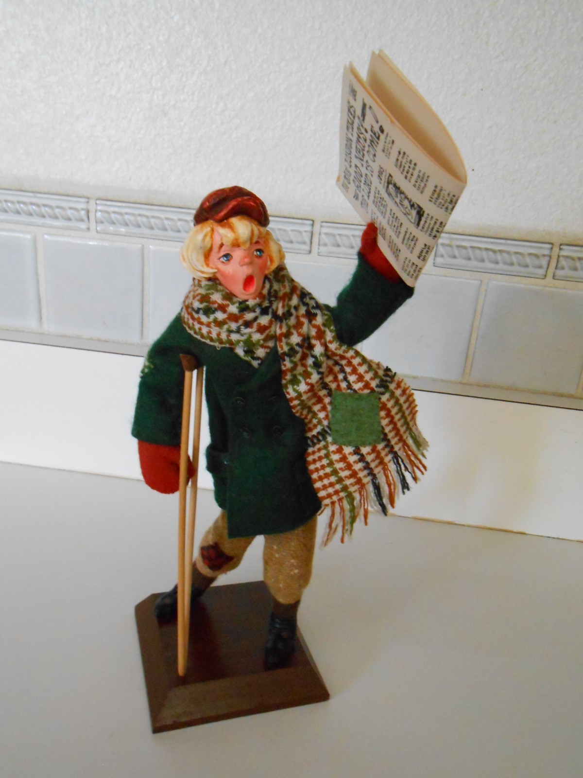 Simpich Character Dolls “Newsboy” Dickens Christmas Carollers Collection Simpich Character Dolls “Newsboy” Dickens Christmas Carollers Collection