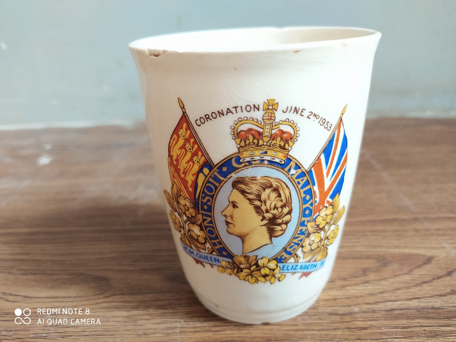 Rare vintage CORONATION of H.M. QUEEN ELIZABETH II glass made in England. Rare vintage CORONATION of H.M. QUEEN ELIZABETH II glass made in England.