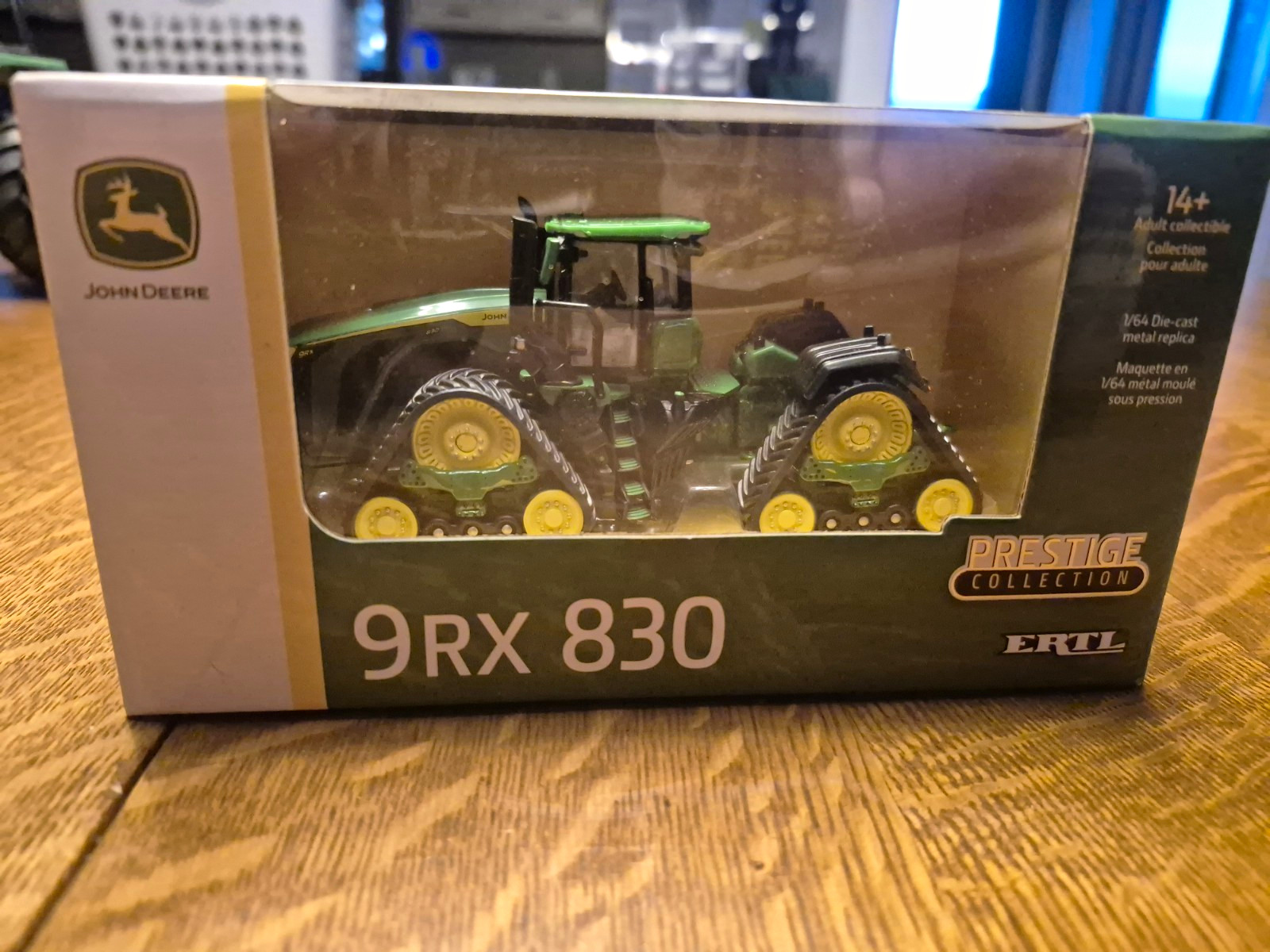 1/64th John Deere 9RX 830 Prestige Collection Ertl Die-Cast Farm Tractor NIB 1/64th John Deere 9RX 830 Prestige Collection Ertl Die-Cast Farm Tractor NIB