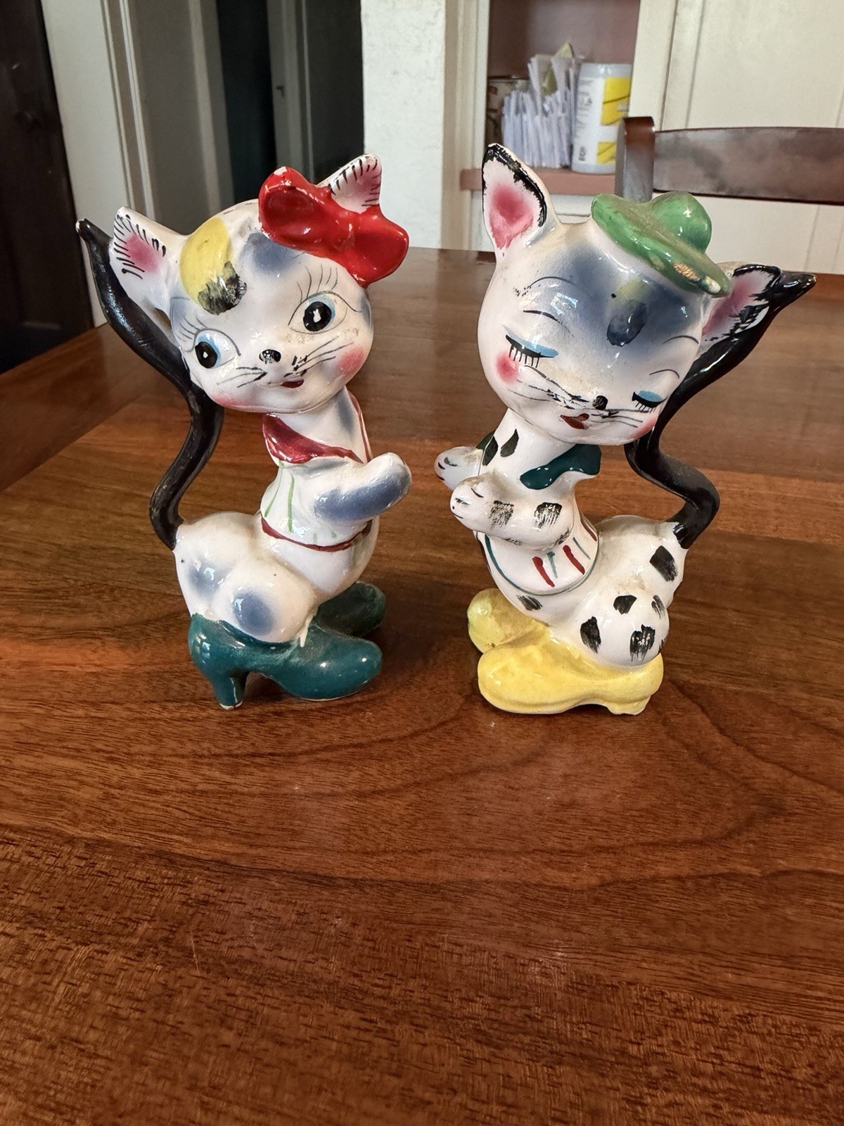 Vintage Japan Anthropomorphic Cat Salt and Pepper Shakers 1950s Kitsch Vintage Japan Anthropomorphic Cat Salt and Pepper Shakers 1950s Kitsch