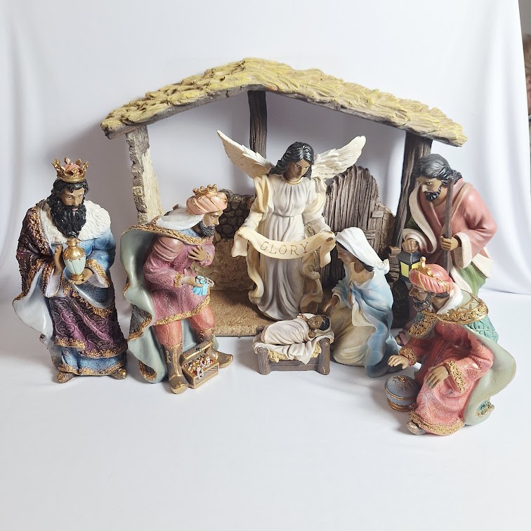 Member's Mark Hand Painted Holiday Nativity Set Décor 9 Piece Set Large