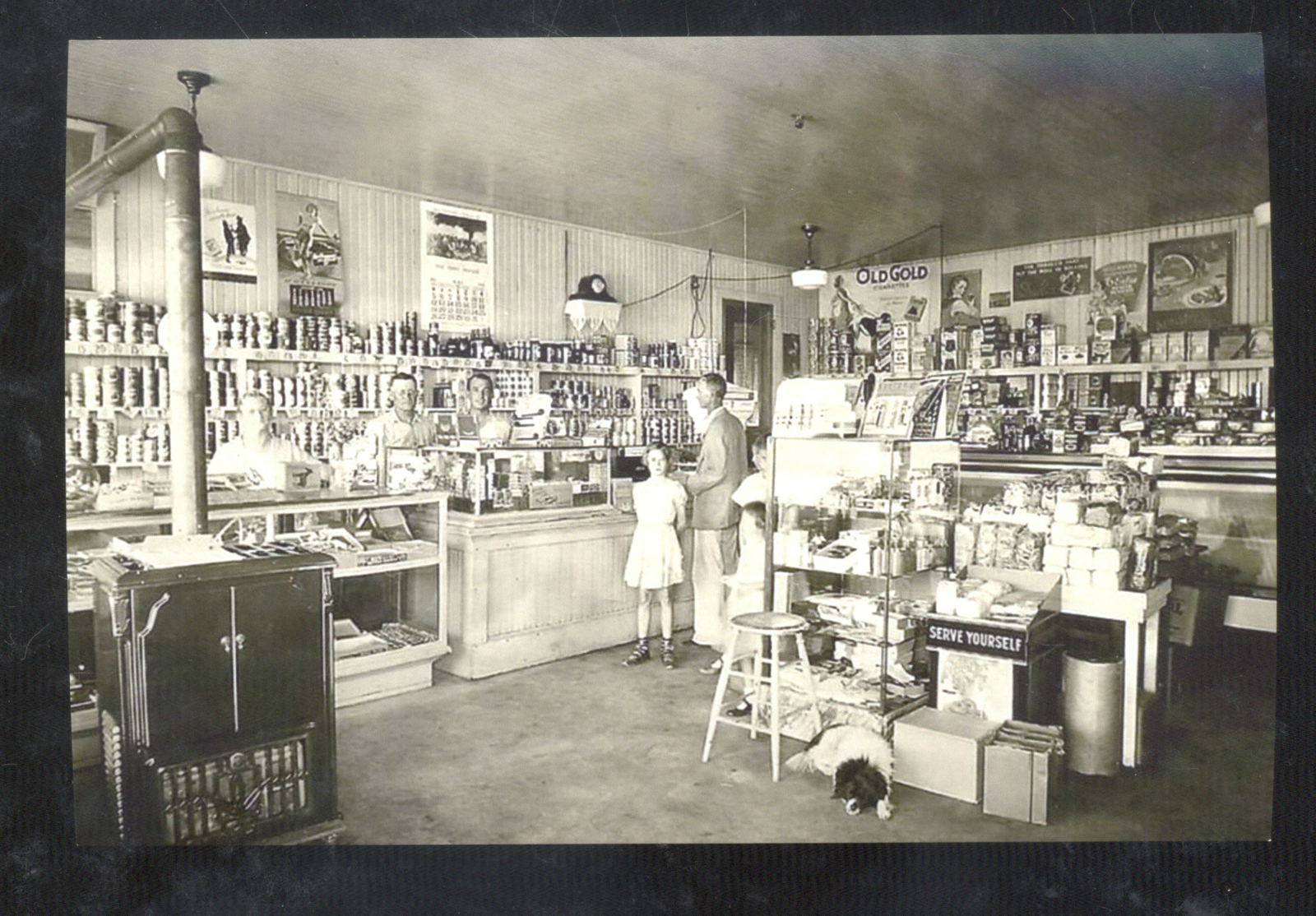 REAL PHOTO PLEASANTON TEXAS GROCERY STORE INTERIOR POSTCARD COPY REAL PHOTO PLEASANTON TEXAS GROCERY STORE INTERIOR POSTCARD COPY