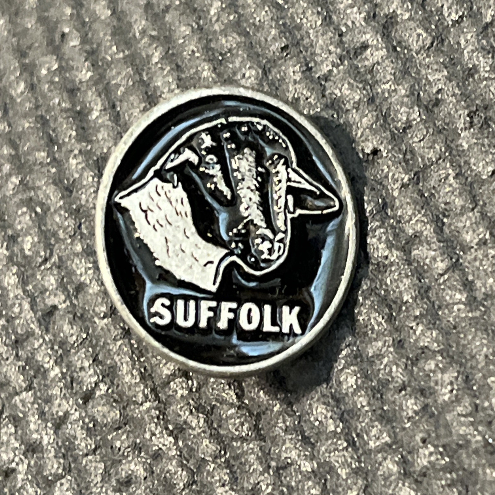 Vintage Suffolk Sheep Oval Lapel Hat Pin P8169 Vintage Suffolk Sheep Oval Lapel Hat Pin P8169