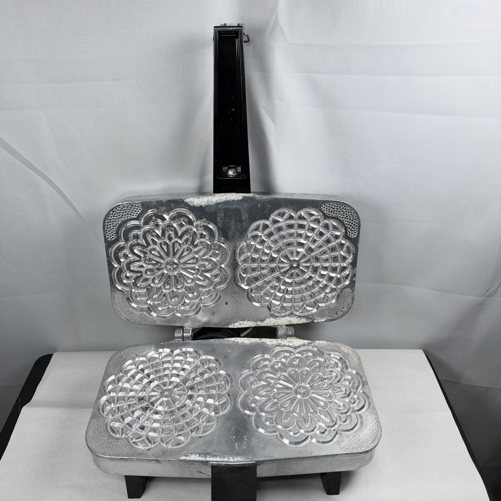 Vintage Vitantonio PIZZELLE CHEF 300A Automatic Italian Cookie Maker Iron Tested Vintage Vitantonio PIZZELLE CHEF 300A Automatic Italian Cookie Maker Iron Tested