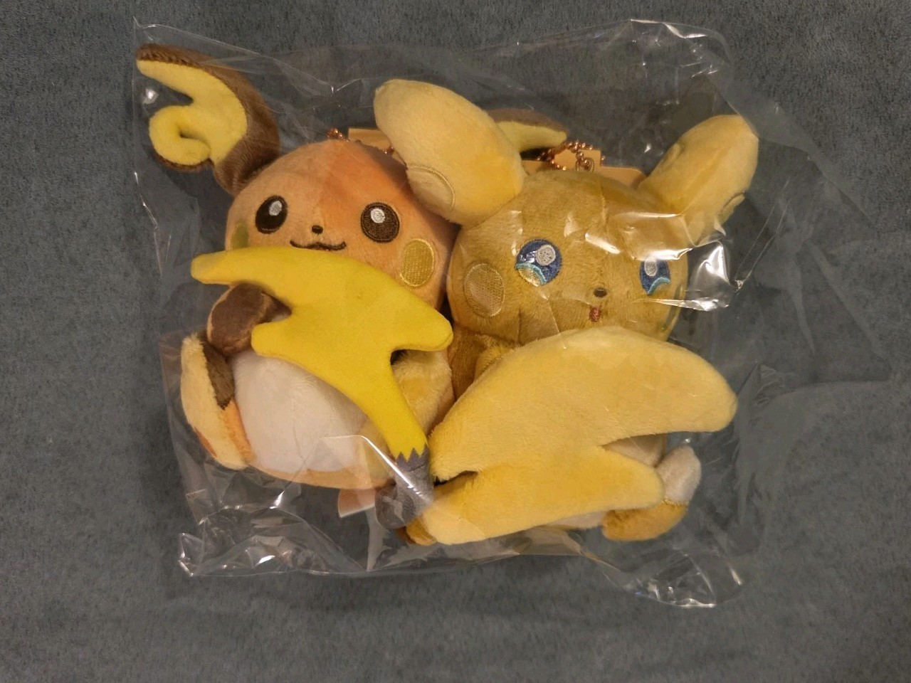 Pokemon Center JP Raichu and Alolan Raichu Nitamono Doushi Mascot Magnetic Plush Pokemon Center JP Raichu and Alolan Raichu Nitamono Doushi Mascot Magnetic Plush