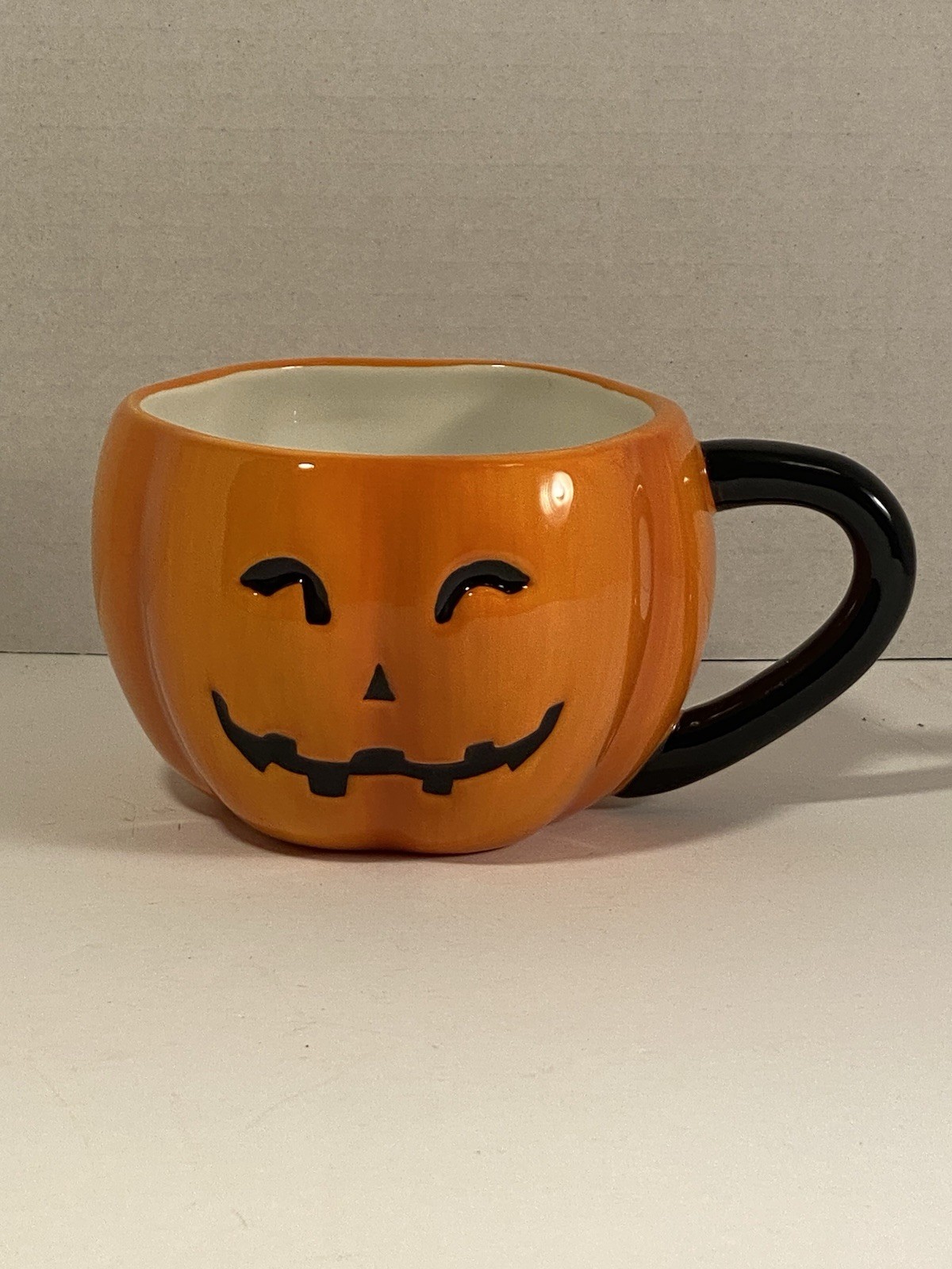 Vtg Early 2000s Target Halloween Ceramic Jack-O’-Lantern Pumpkin Mug Unused Vtg Early 2000s Target Halloween Ceramic Jack-O’-Lantern Pumpkin Mug Unused