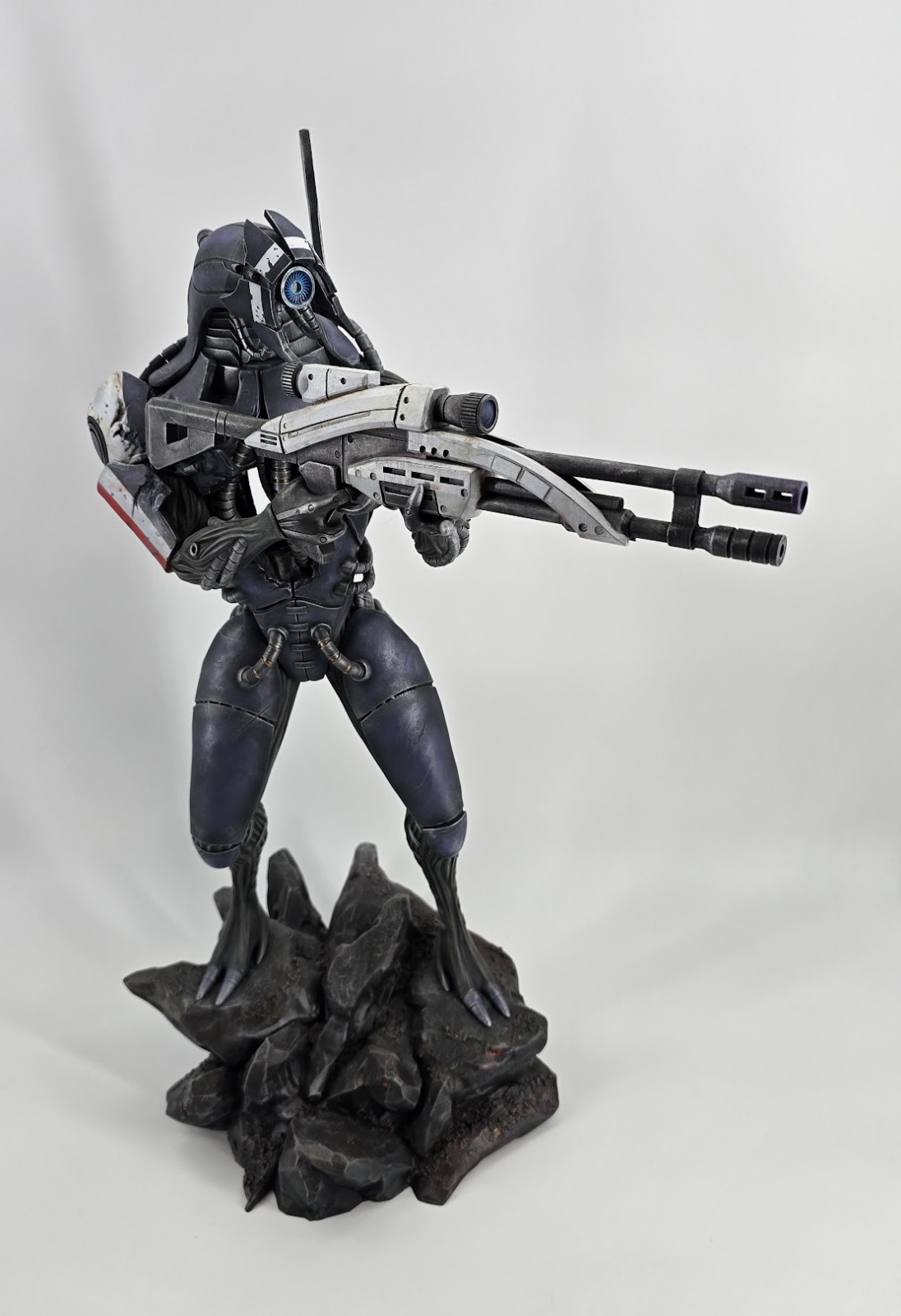 Mass Effect Legion 1/4 Scale 1:4 Scale 3D Printed Hand Made Painted Statue OOAK Mass Effect Legion 1/4 Scale 1:4 Scale 3D Printed Hand Made Painted Statue OOAK