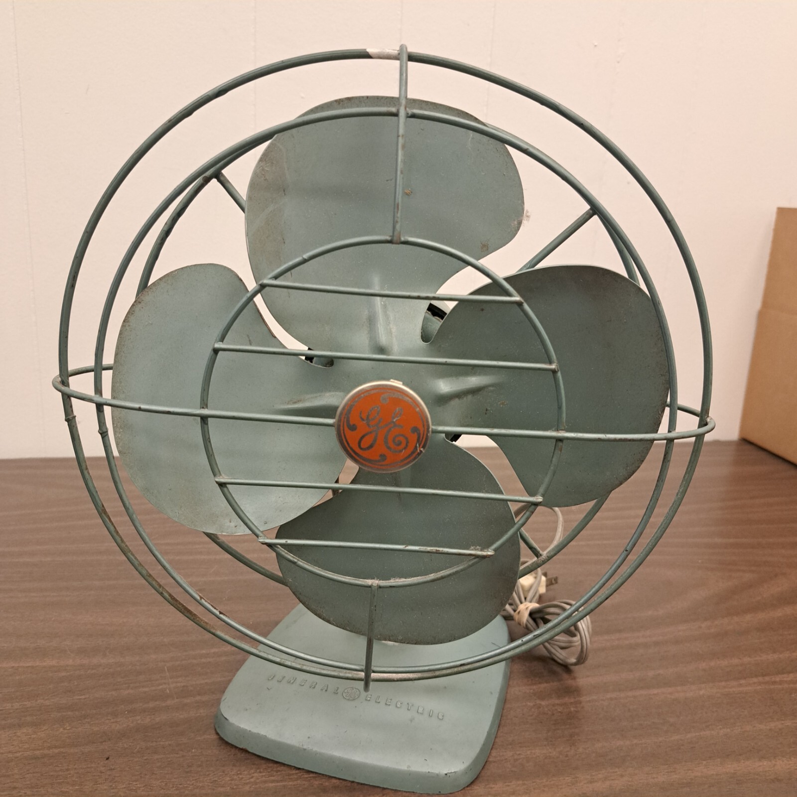 Vintage 1950s GE General Electric Oscillating Tilting Fan FM10S61 10" Blade Runs Vintage 1950s GE General Electric Oscillating Tilting Fan FM10S61 10" Blade Runs