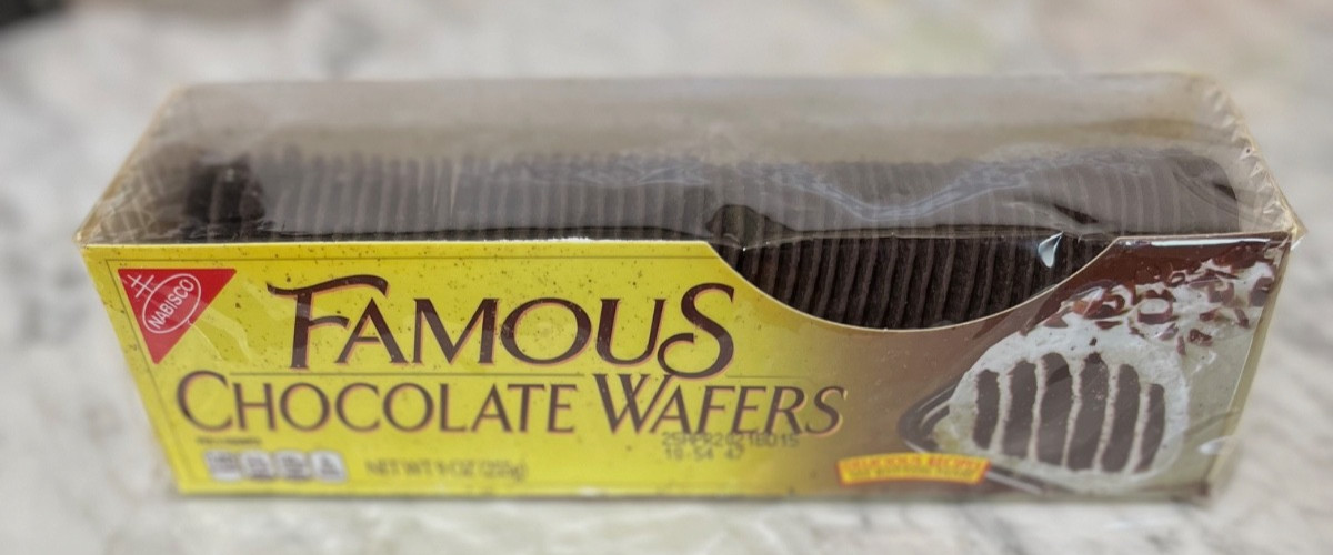 Nabisco Famous Chocolate Wafers 9 oz Package Collectable not for consumption NEW
