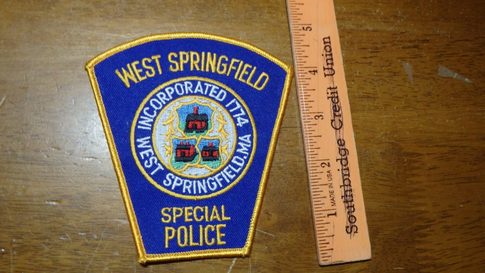 VINTAGE WEST SPRINGFIELD MASS COLLECTIBLE OBSOLETE SHOULDER PATCH BX H #60 VINTAGE WEST SPRINGFIELD MASS COLLECTIBLE OBSOLETE SHOULDER PATCH BX H #60