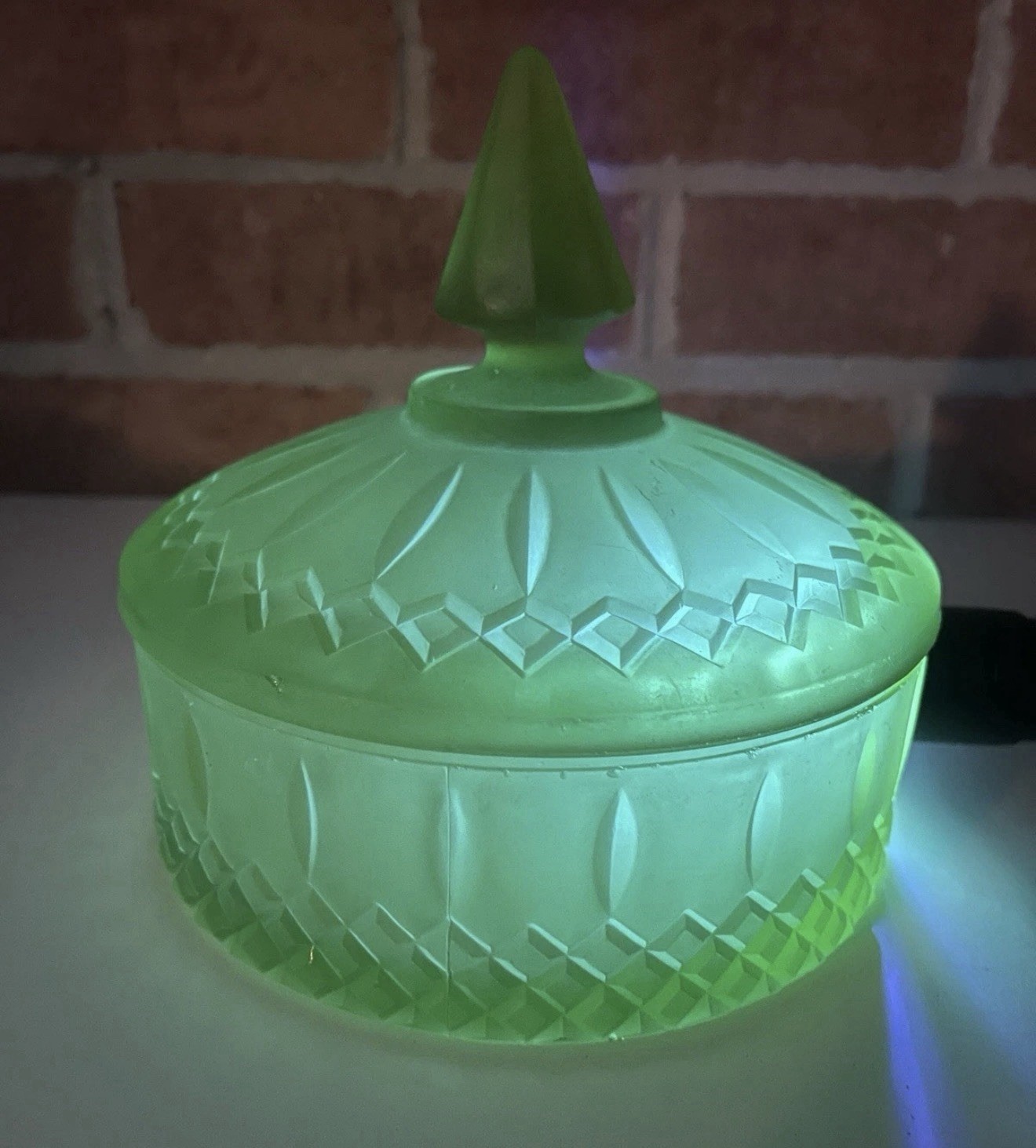 Vintage Indiana Glass Diamond Point Satin Frosted Green Glass Powder Candy Dish Vintage Indiana Glass Diamond Point Satin Frosted Green Glass Powder Candy Dish