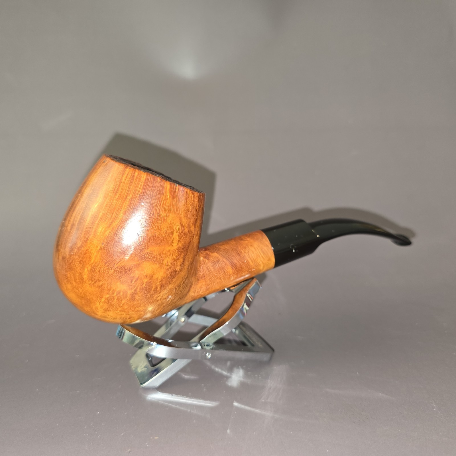 Charatan Lane Era Special Extra Large Smooth Estate Briar Pipe (6 Rem) Charatan Lane Era Special Extra Large Smooth Estate Briar Pipe (6 Rem)