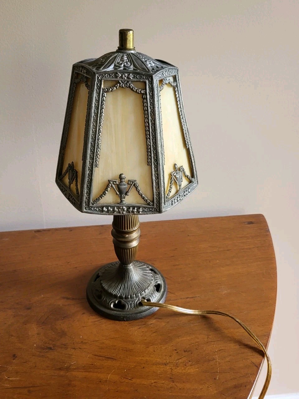 Antique 1920's Slag Glass Shade Table lamp Hard To Come By Gilbert Switch READ