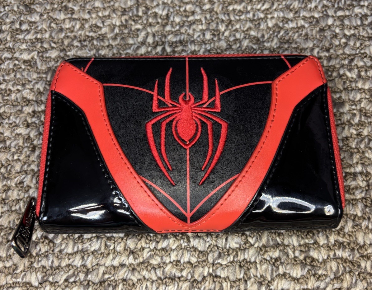 Loungefly Disney Marvel Comics Spider Man Zip Around Wallet NEW Loungefly Disney Marvel Comics Spider Man Zip Around Wallet NEW