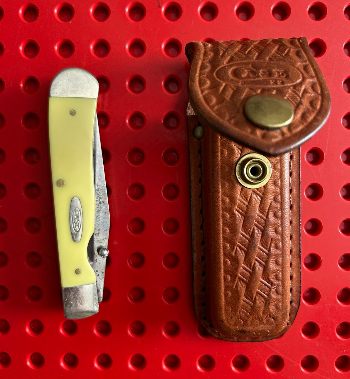 Case XX USA 3154LC CV Yellow Handle Stainless Clip Point Pocketknife w/ Sheath