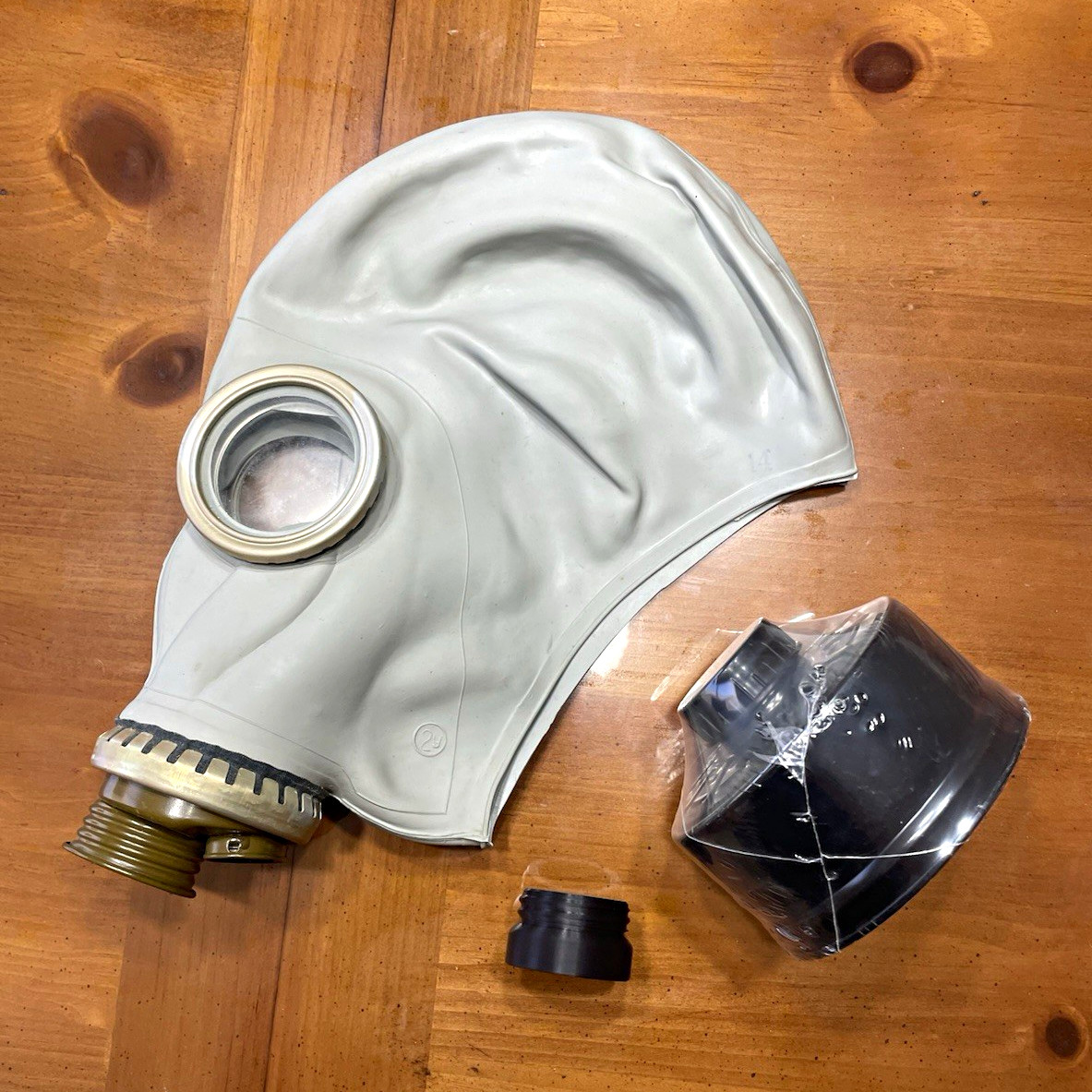 GP-5 Gas Mask Sz Medium With Brand New 40mm Nato Filter With Adapter *Read Desc* GP-5 Gas Mask Sz Medium With Brand New 40mm Nato Filter With Adapter *Read Desc*