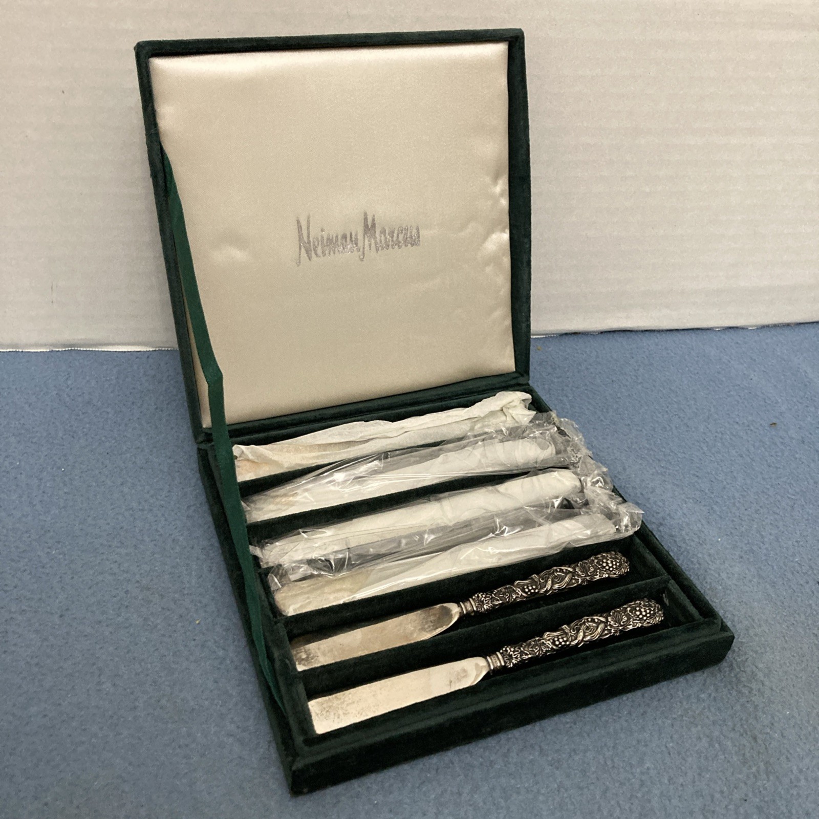 Neiman Marcus Godinger Silver Plate Grape & Floral Handled Spreaders - Set of 6 Neiman Marcus Godinger Silver Plate Grape & Floral Handled Spreaders - Set of 6