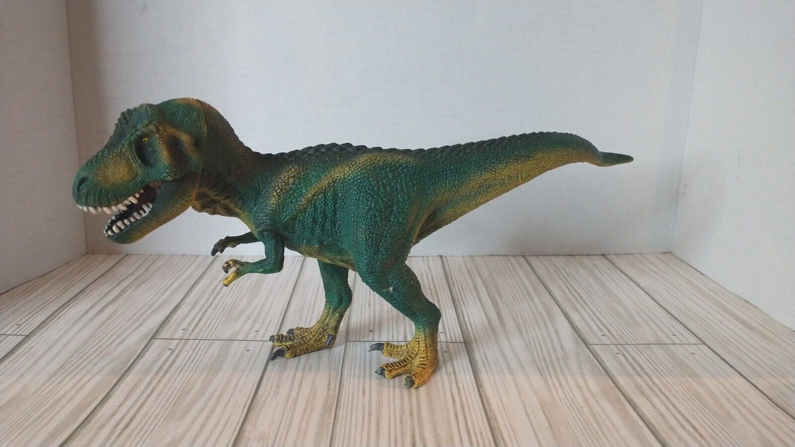 Schleich Dinosaur World Tyrannosaurus Rex T-Rex Figure - Movable Jaw 6 inch