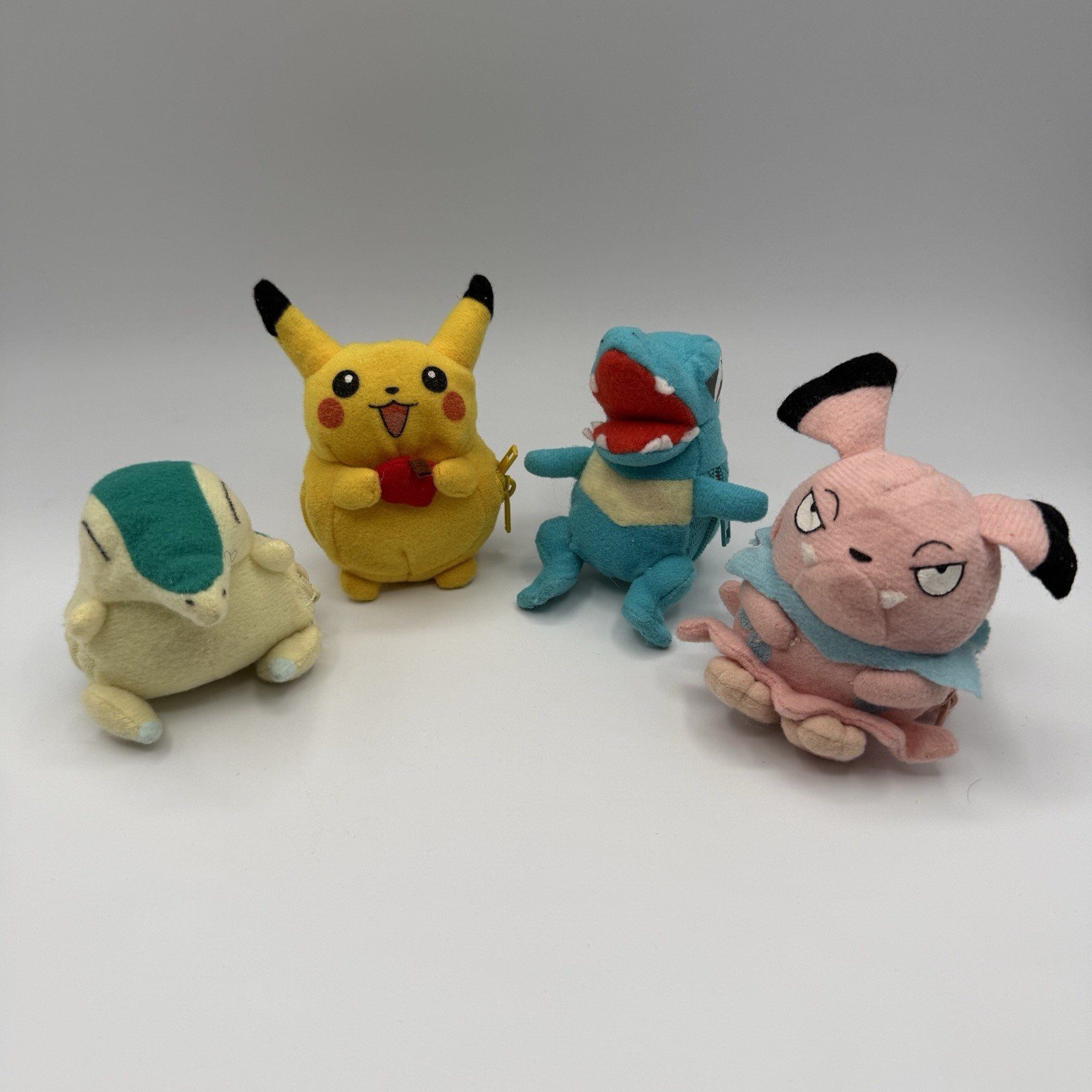 Lot Of 4 Vtg Tomy Pokemon Reversible Mini Plush Pikachu Snubull Totodile RARE