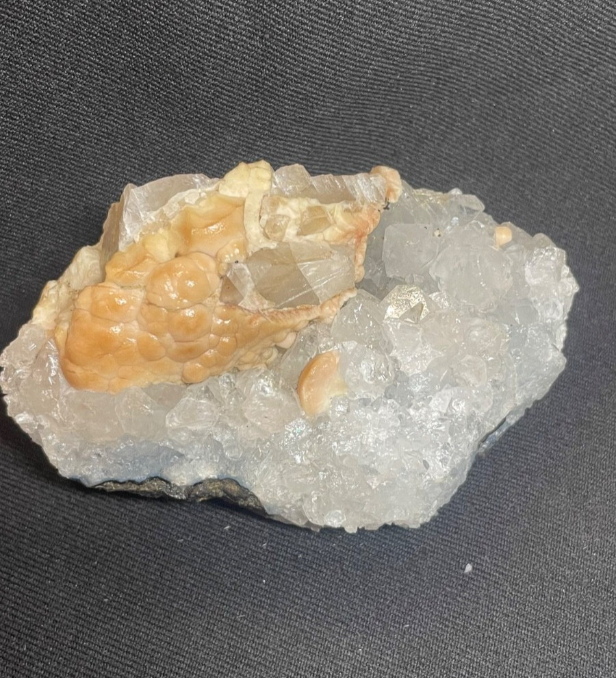 AWESOME RARE FLUORITE CRYSTAL IN APOPHYLLITE CRYSTAL IN MATRIX FORMATION AWESOME RARE FLUORITE CRYSTAL IN APOPHYLLITE CRYSTAL IN MATRIX FORMATION