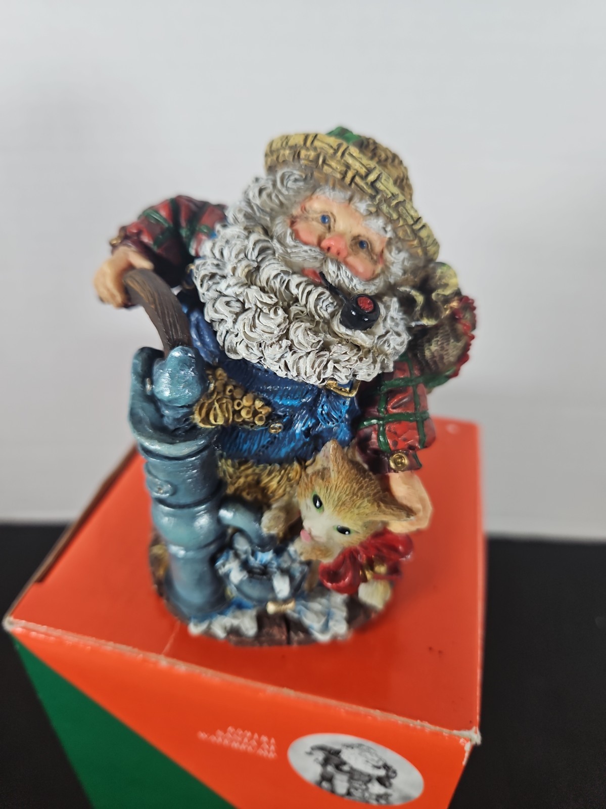 Vtg Resin Santa At Waterpump With Cat, Crinkle Clause Santa Possible Dreams (A) Vtg Resin Santa At Waterpump With Cat, Crinkle Clause Santa Possible Dreams (A)